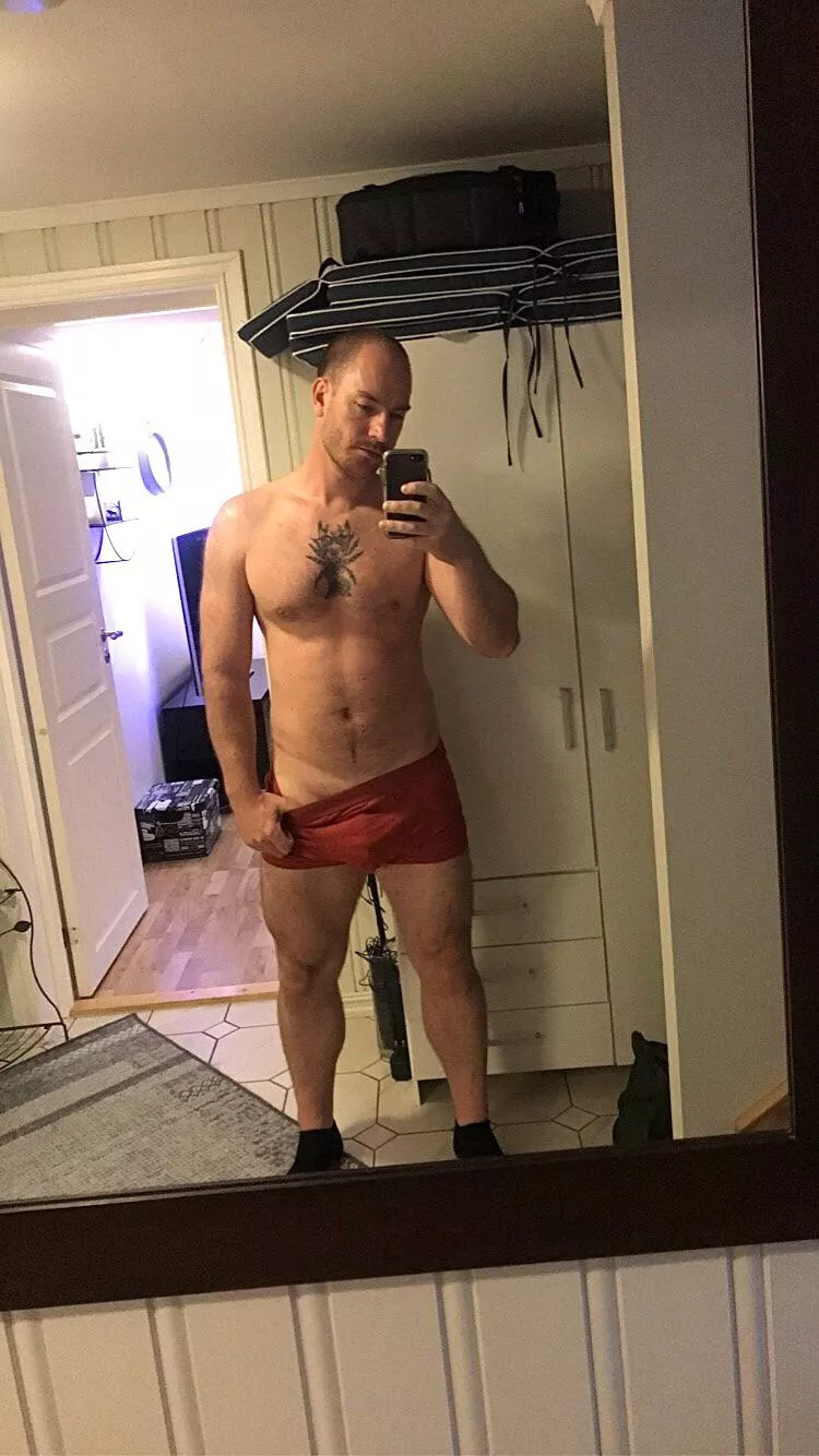 Recently started working out again after a long time, it feels good to see weekly progression! Might post progress pics on this sub inn the future [M]