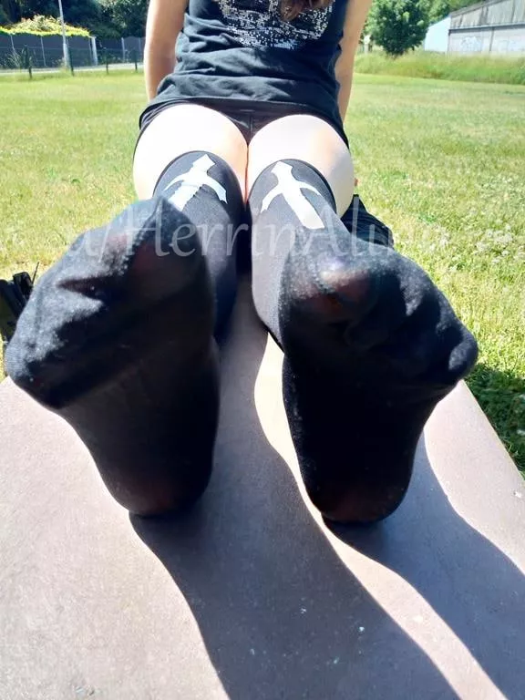 [selling] findom - femdom custom vids - pictures - sph - dickratings - online sessions, socks - nylons - items - kneesocks - tights - leggings and more!