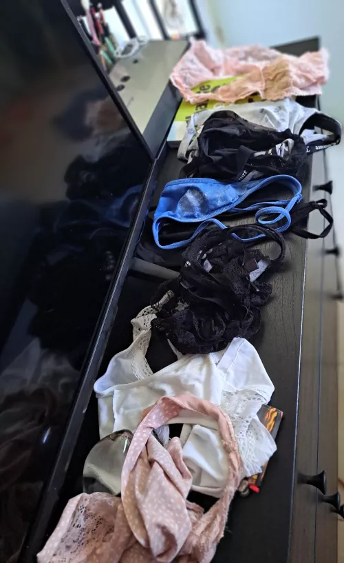 [SELLING] I got a bunch of panties ready to go! Pics and tracking included. First come, first served!