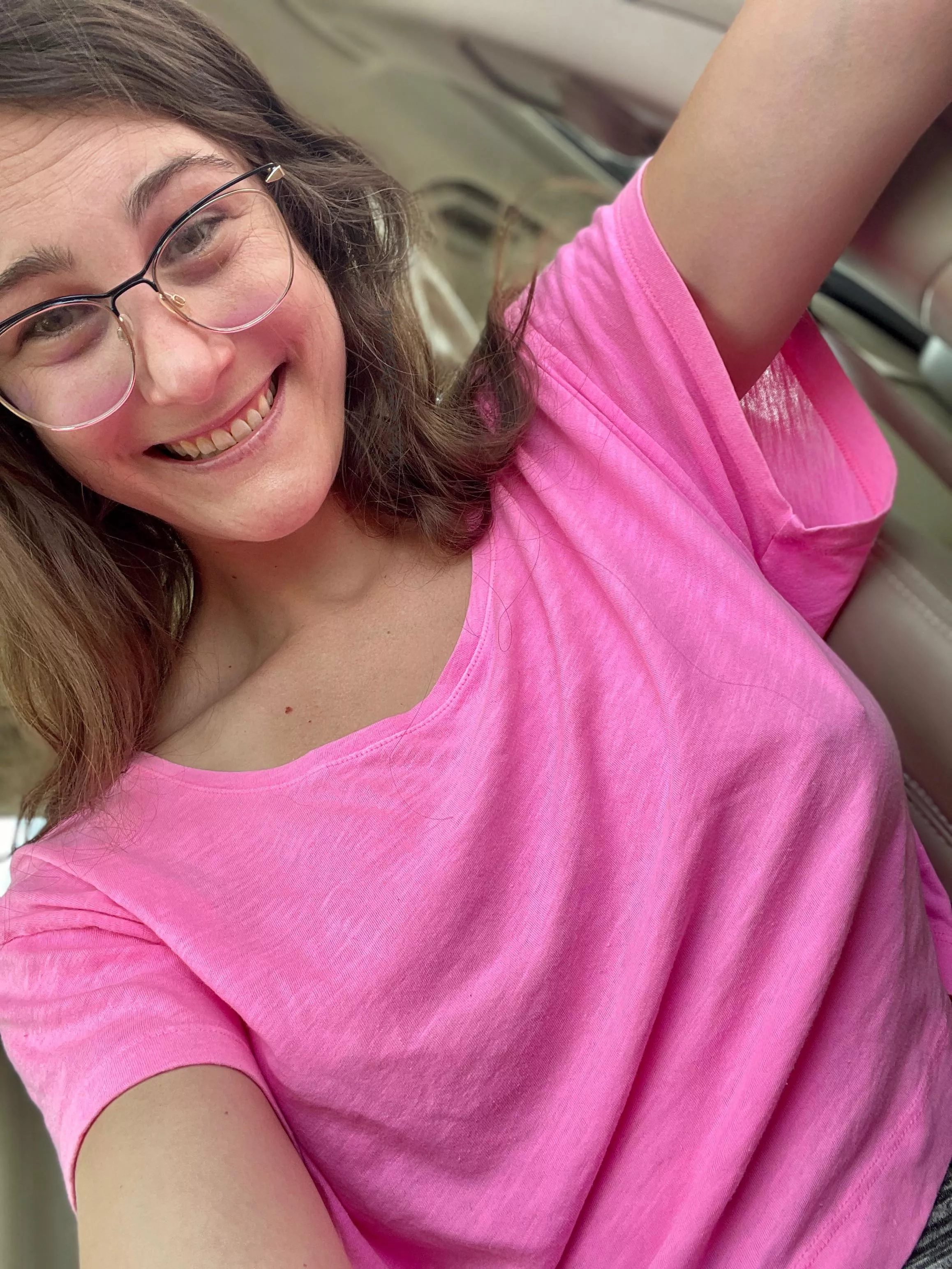 The cashier was hardcore flirting with me style the gas station lol I’m sure it’s because of my glasses!