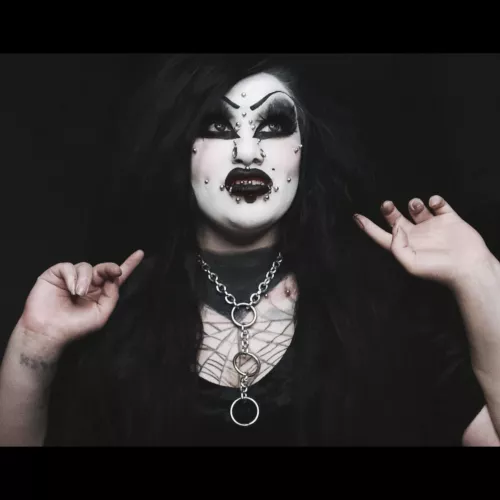 Today's look 😘🖤