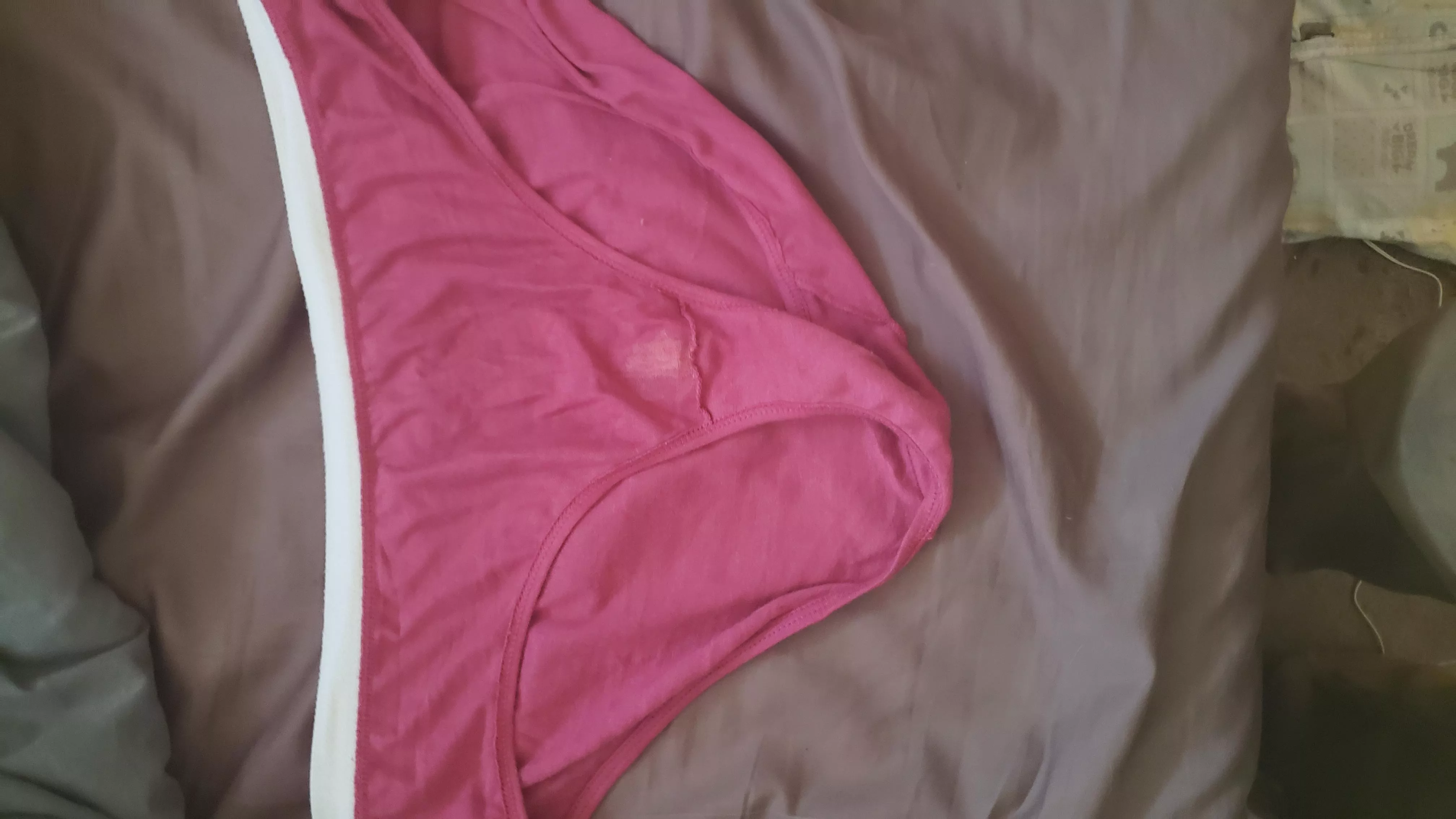 wife's frome last night smell amazing today is my bday can't wait to see what she has today