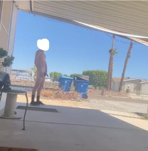 18 m, Who wants to drive up or walk down the street and see me?