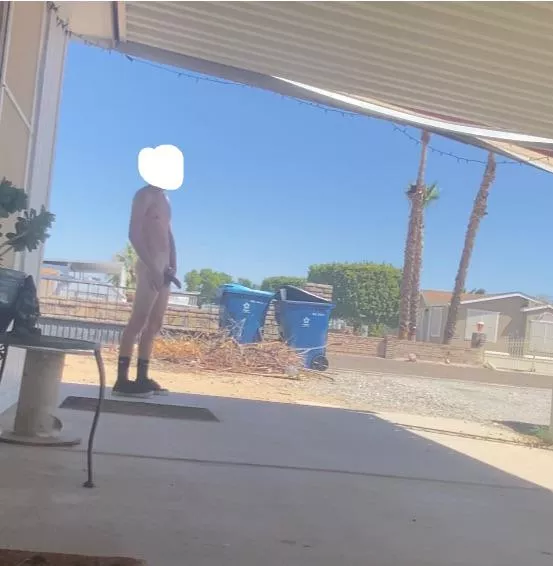 18 m, Who wants to drive up or walk down the street and see me?