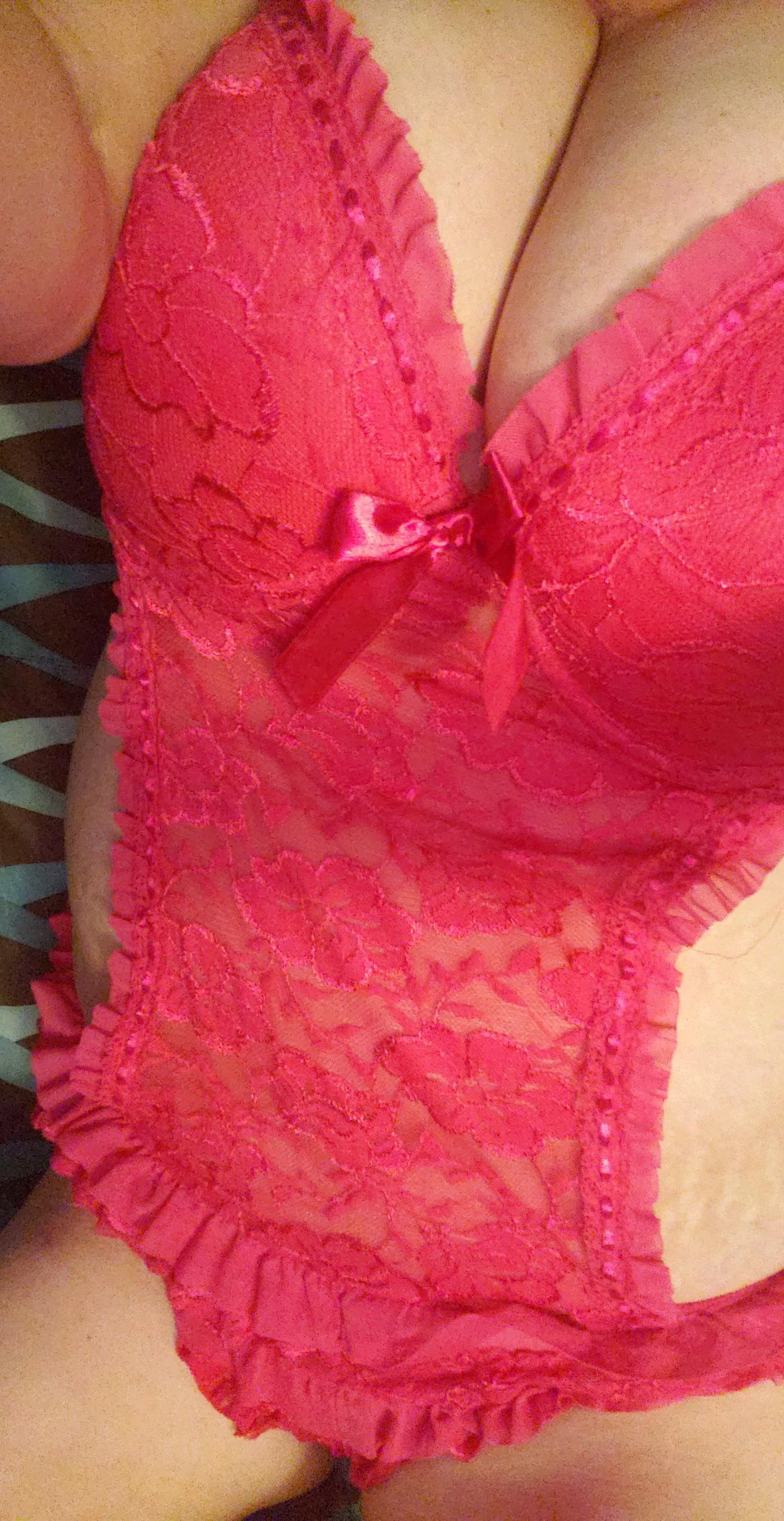 43F looking to have fun with a cuckquean and hubby online