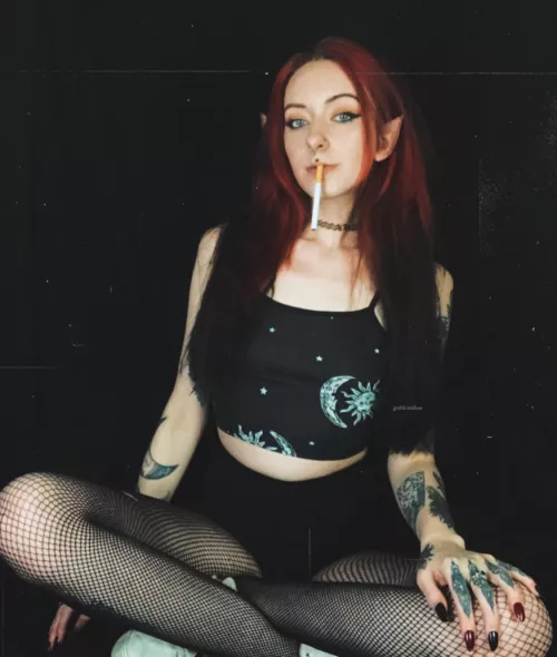 Been obsessed with elf ear edits lately so y’all get one too 🚬🧝🏻♀️