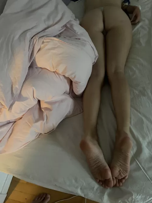 do i have pretty feet?