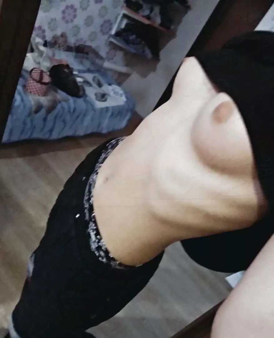 I wanna be the reason you cum tonight ;) I wanna be the reason you cum tonight ;)