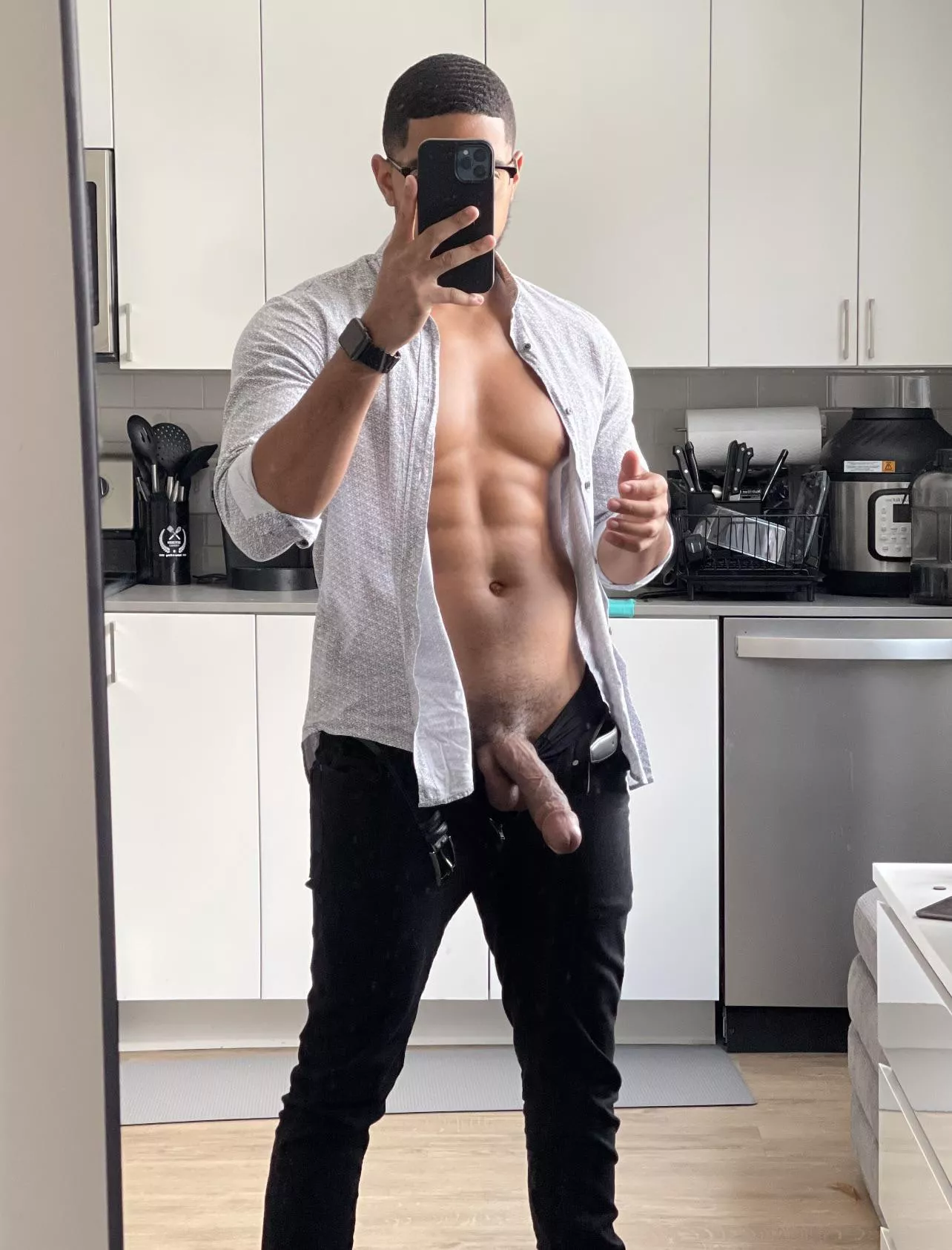 Imagine us alone in your office 🌹