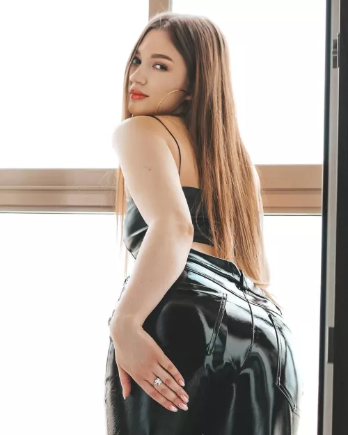 lie down on the floor slave, I want to sit on your face