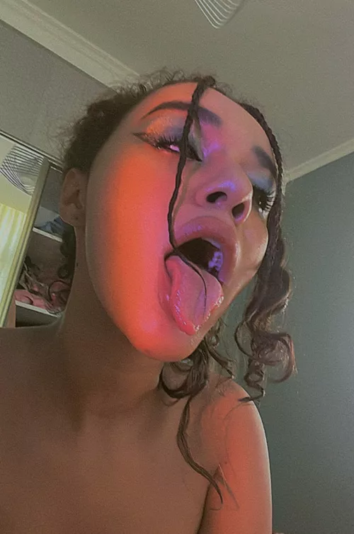 My tongue is craving for some hot load on it