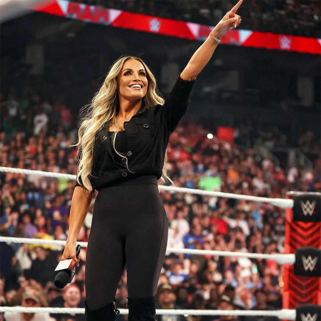 One of the first generation of wrestling bimbos Trish Stratus making her return and still looking so good!🏆