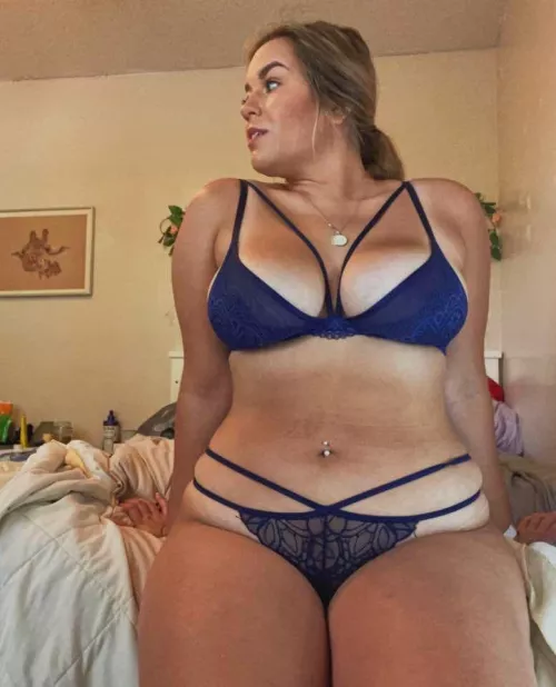 Pawg, trade send sample or tele