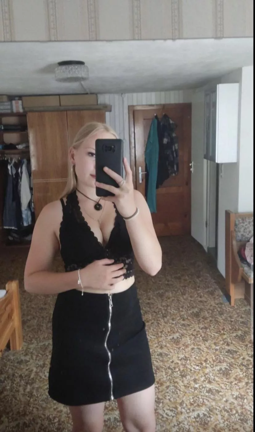 pretty sure this is not suitable for work 😈😜