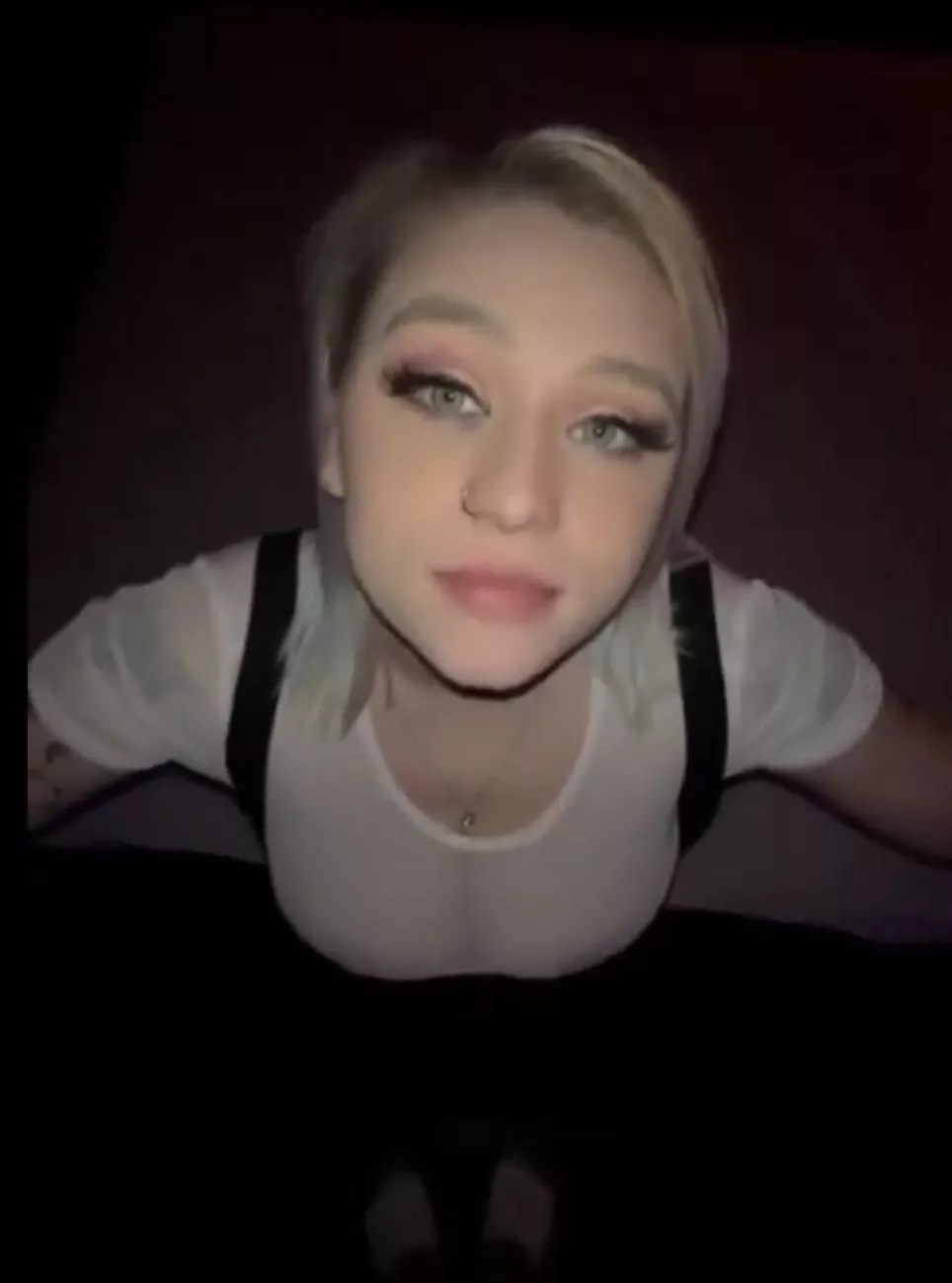 Someone know her name?