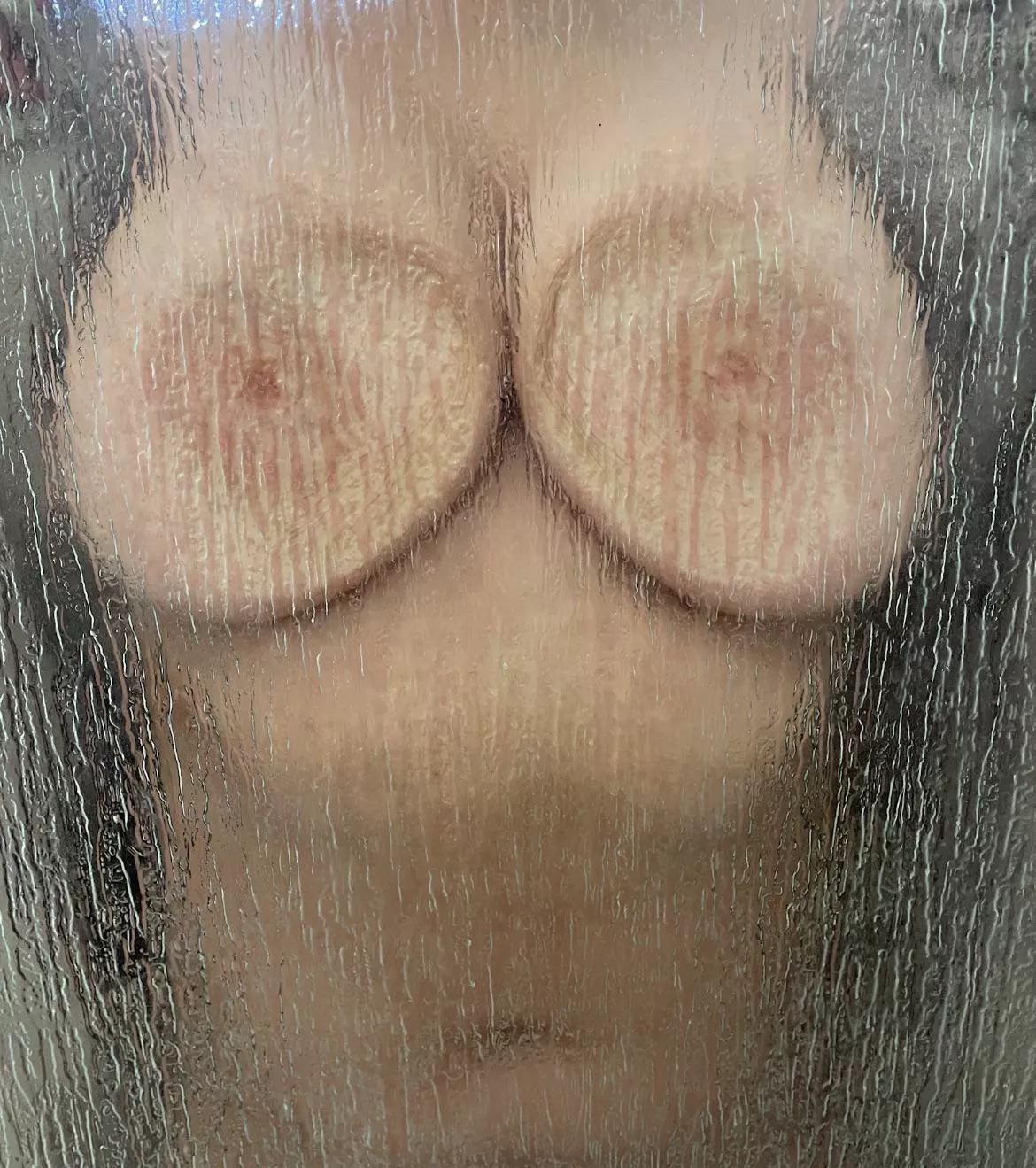 The glass is blocking you 🧼