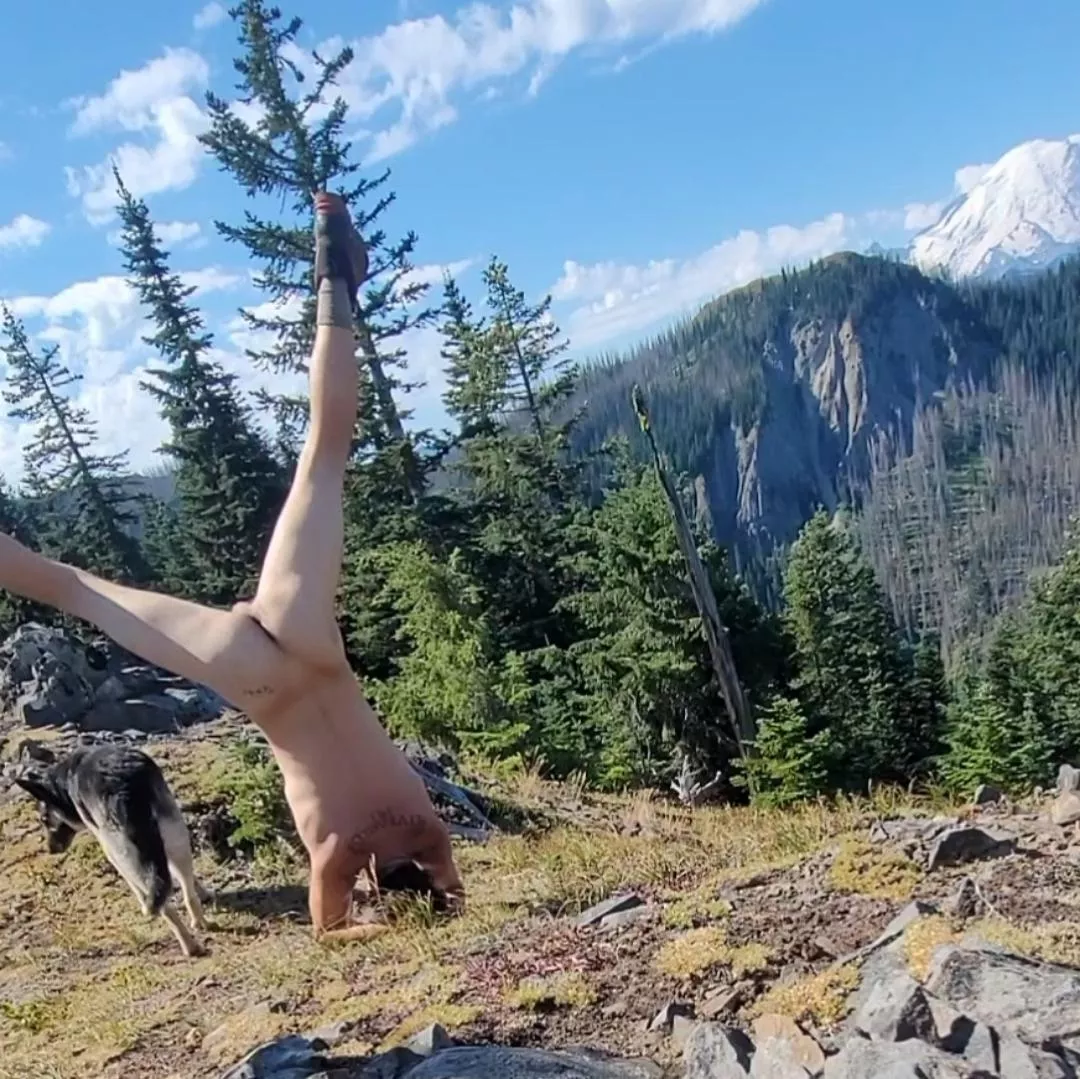 Trying out the new trend of perineum sunning 🌞