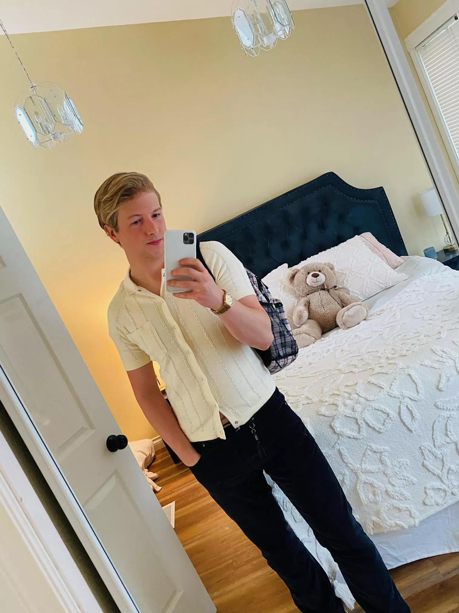 Who wants to get wine drunk before university starts 😂🙏