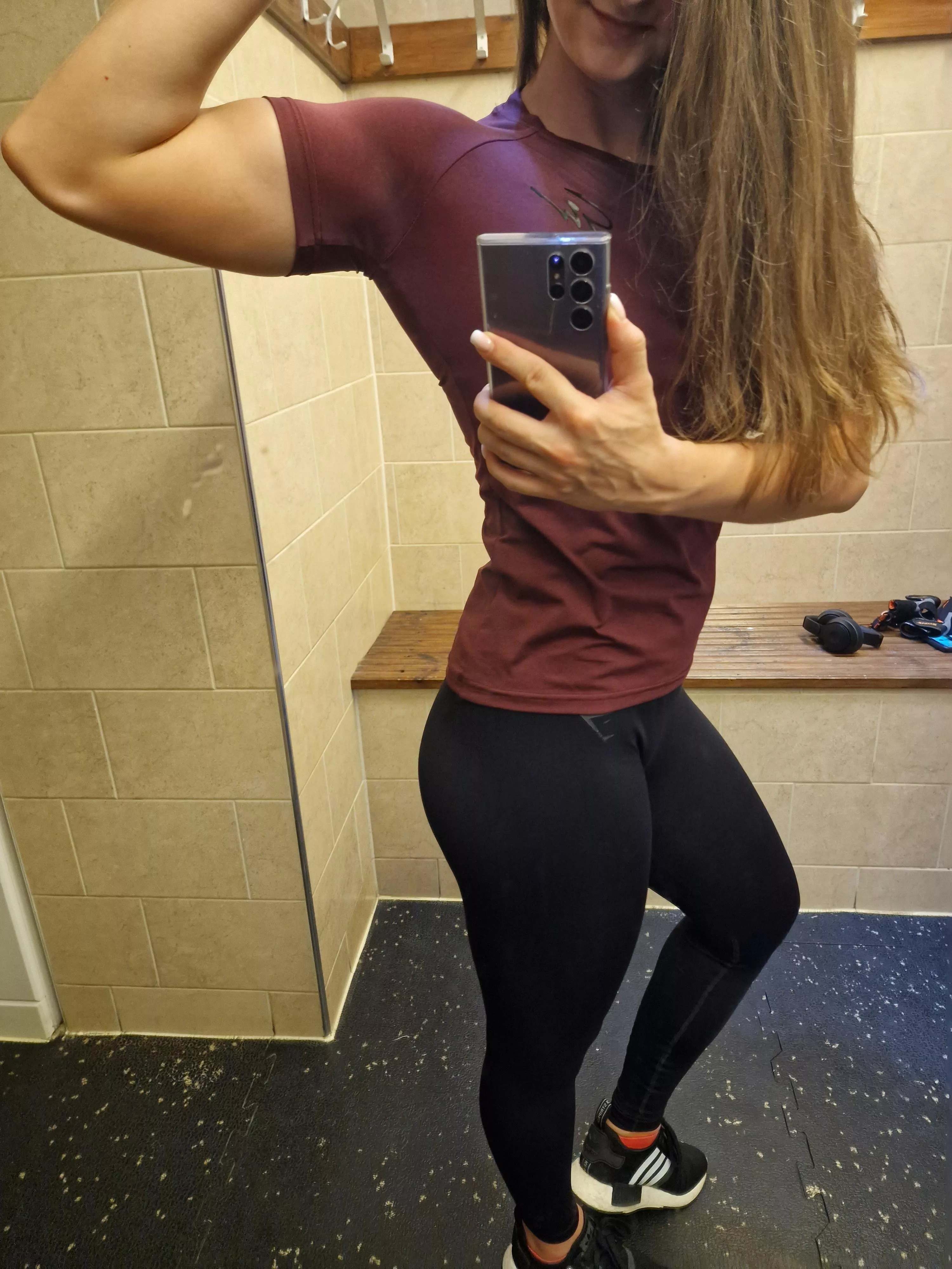 Will you turn your head around if you're seeing me on the street dressed and pumped like this? 🙃👅