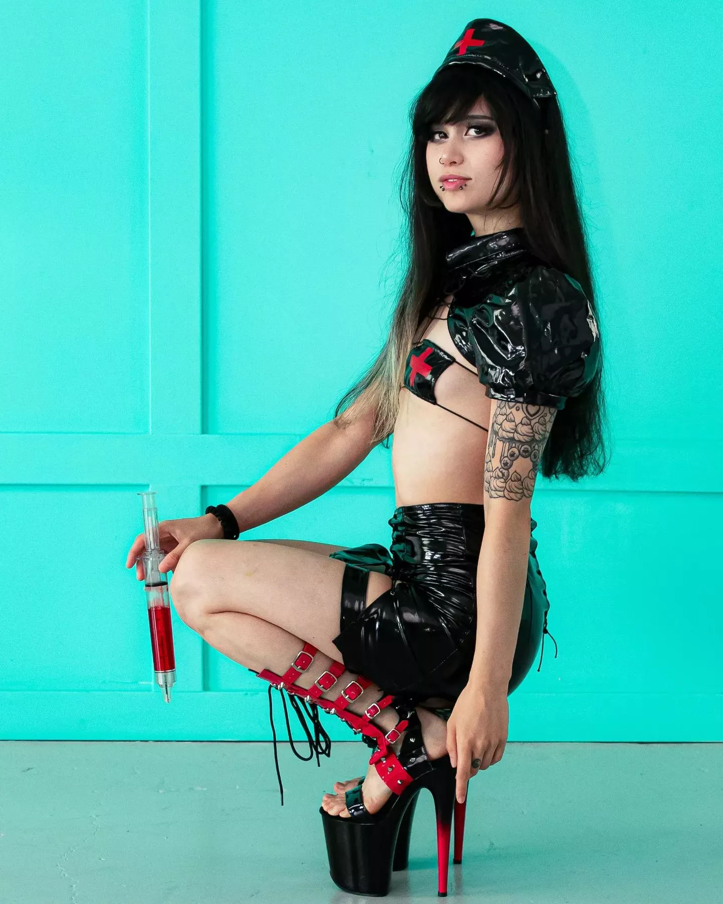 would you like some help from a chaotic nurse 😈