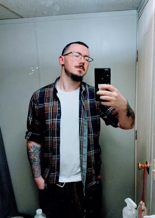 31 USA. I need new people to talk to. Promise to not disappoint 😁