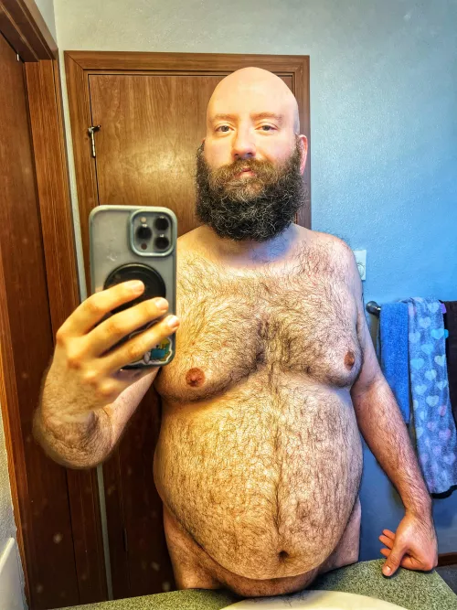 (35m) gay chubby bottom. DMs always open. Hope you all have a good day.