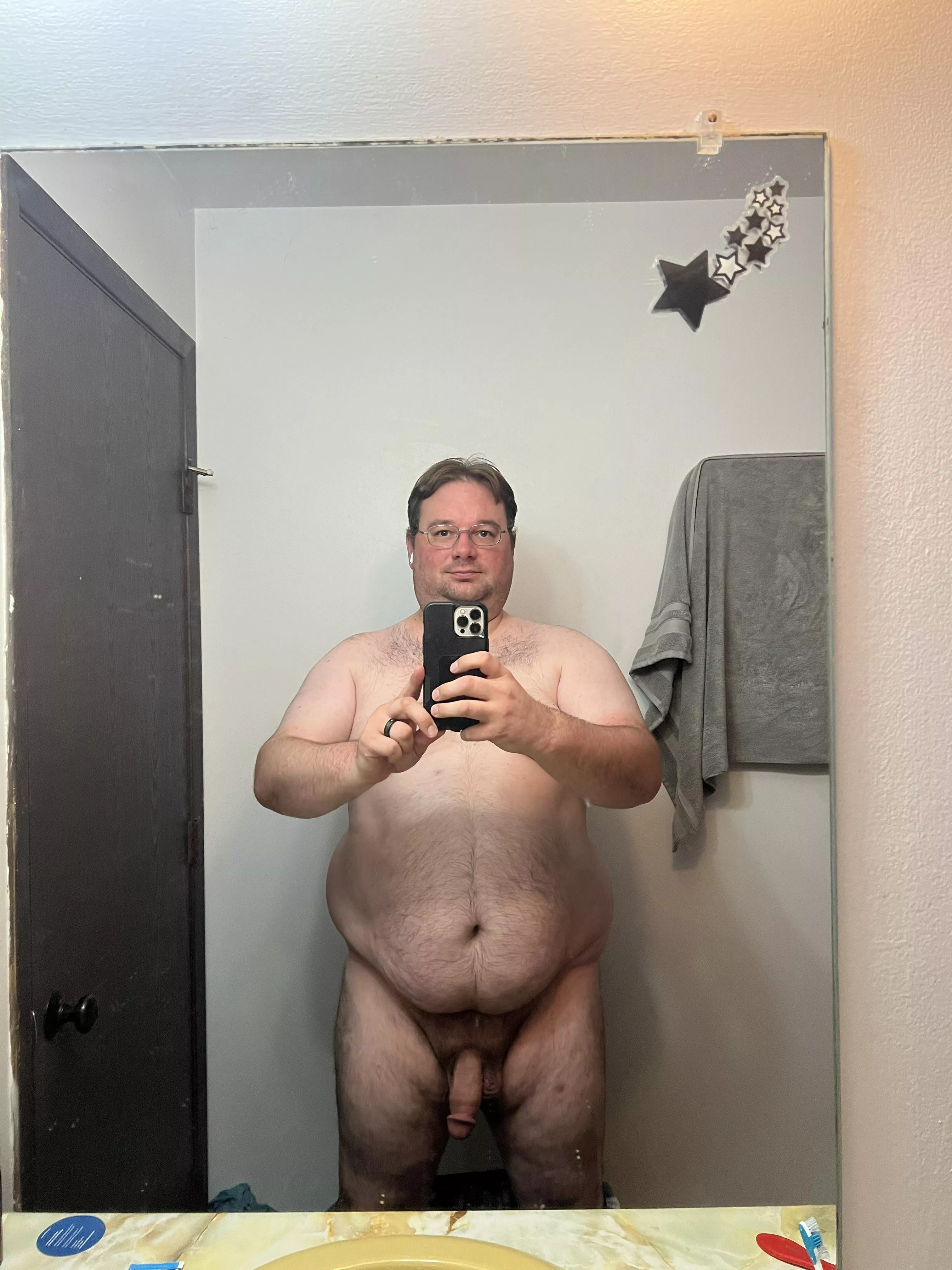 (40) You all made me feel amazing yesterday with all the positive comments and messages I received!! Thank you all so much!! Here’s another pic of myself to show my thanks - this time I’m not quite as shy.