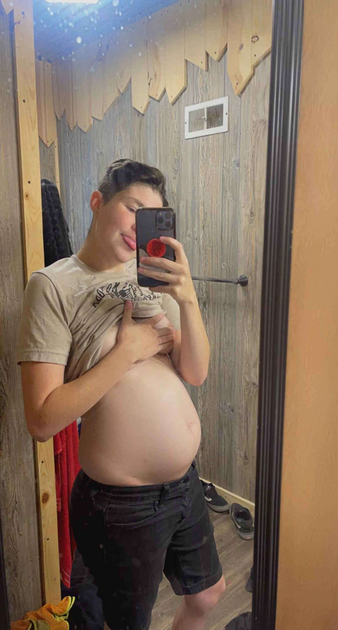 Belly is getting bigger, and I’m getting hornier!