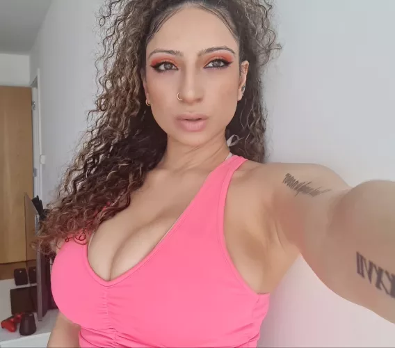BIG TITTY SOPHIA