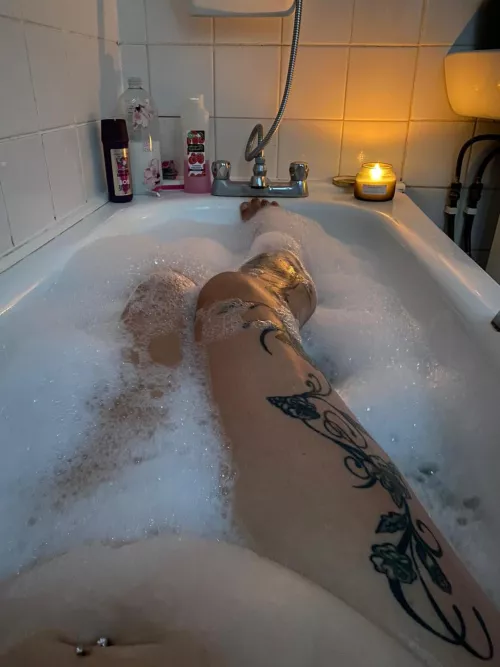 Bubbles always in a steaming hot bath 🛁 🥵