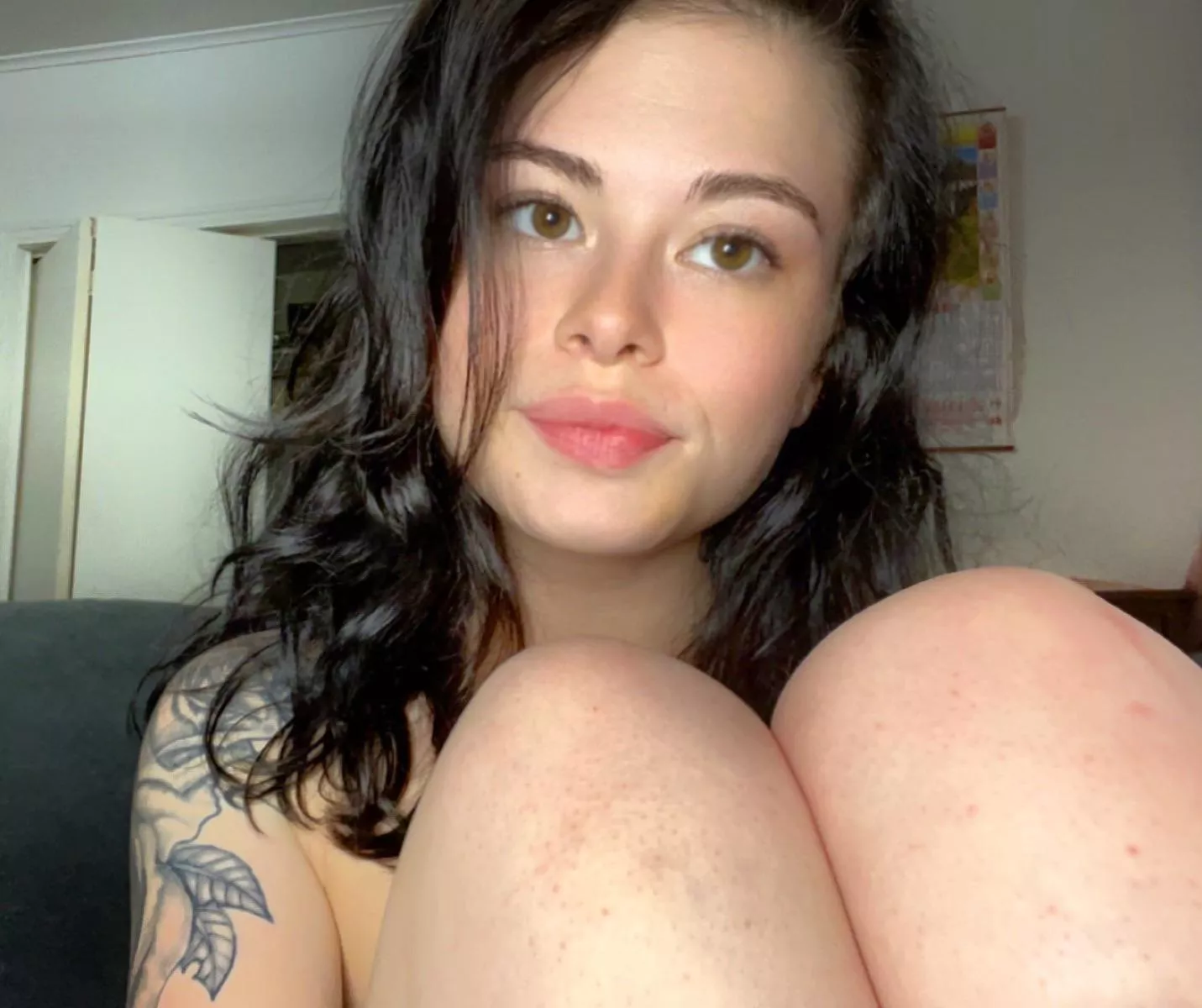 I been naughty so daddy been keeping me on my knees 😉 @nevadaarosee16