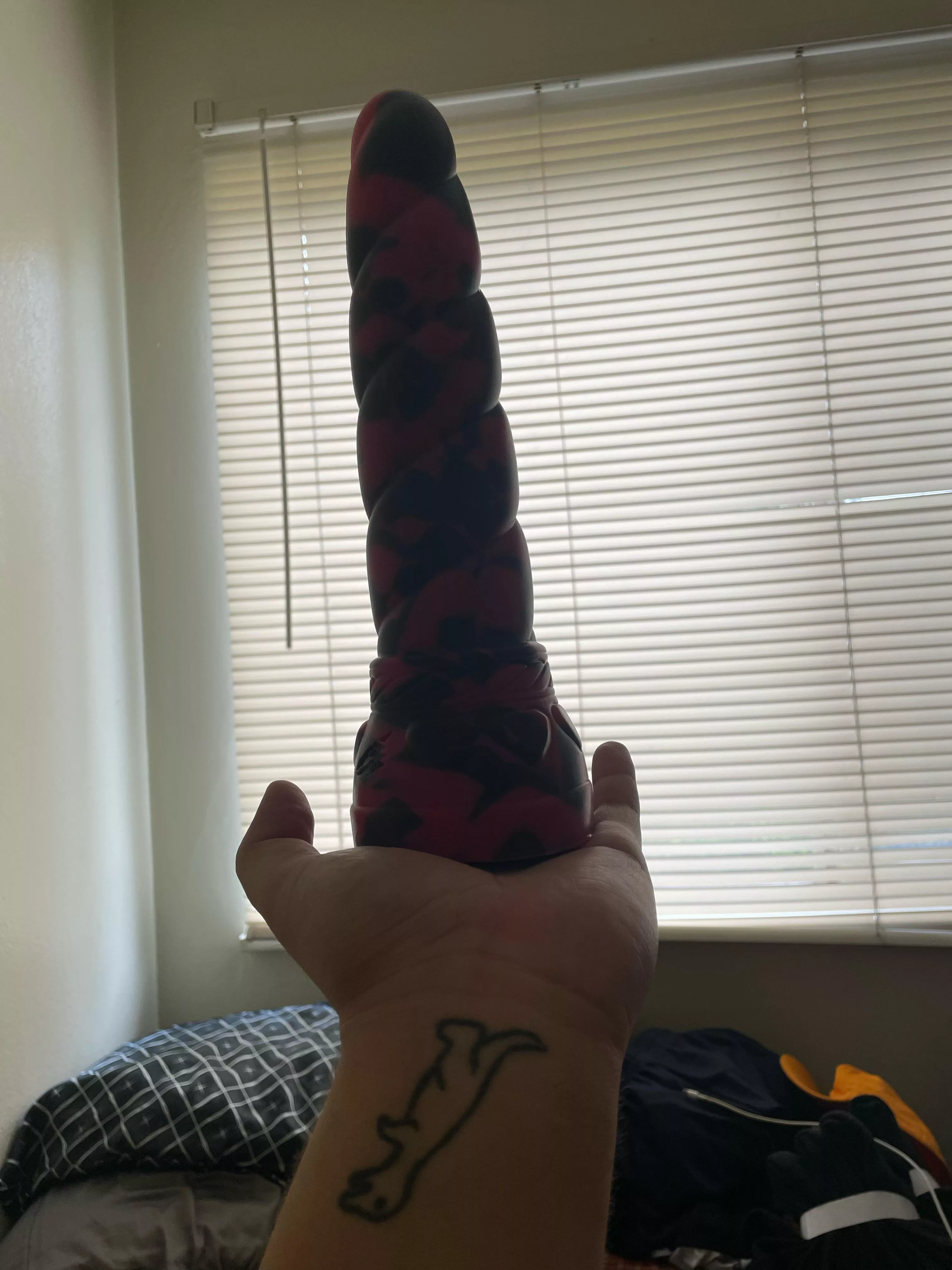 I bought a med mystic as my first dildo c: 💖💕💘