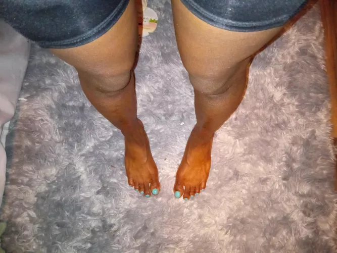 It's been a rough day... massage my feet for me please?