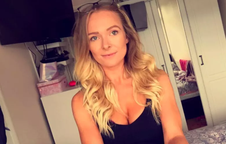 🔥Let's have fun together , and cum together!💥🔥💜 sexting , GFE , videos , pics Kik : pavlovanna , snap : annapavlov22 , telegram : pavlovanna1