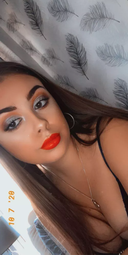 Nothing sluttier than a smother of red lipstick