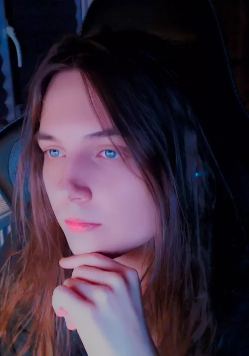 Perhaps for the first time I thought I look cute with no filters or makeup in a selfie 🫠