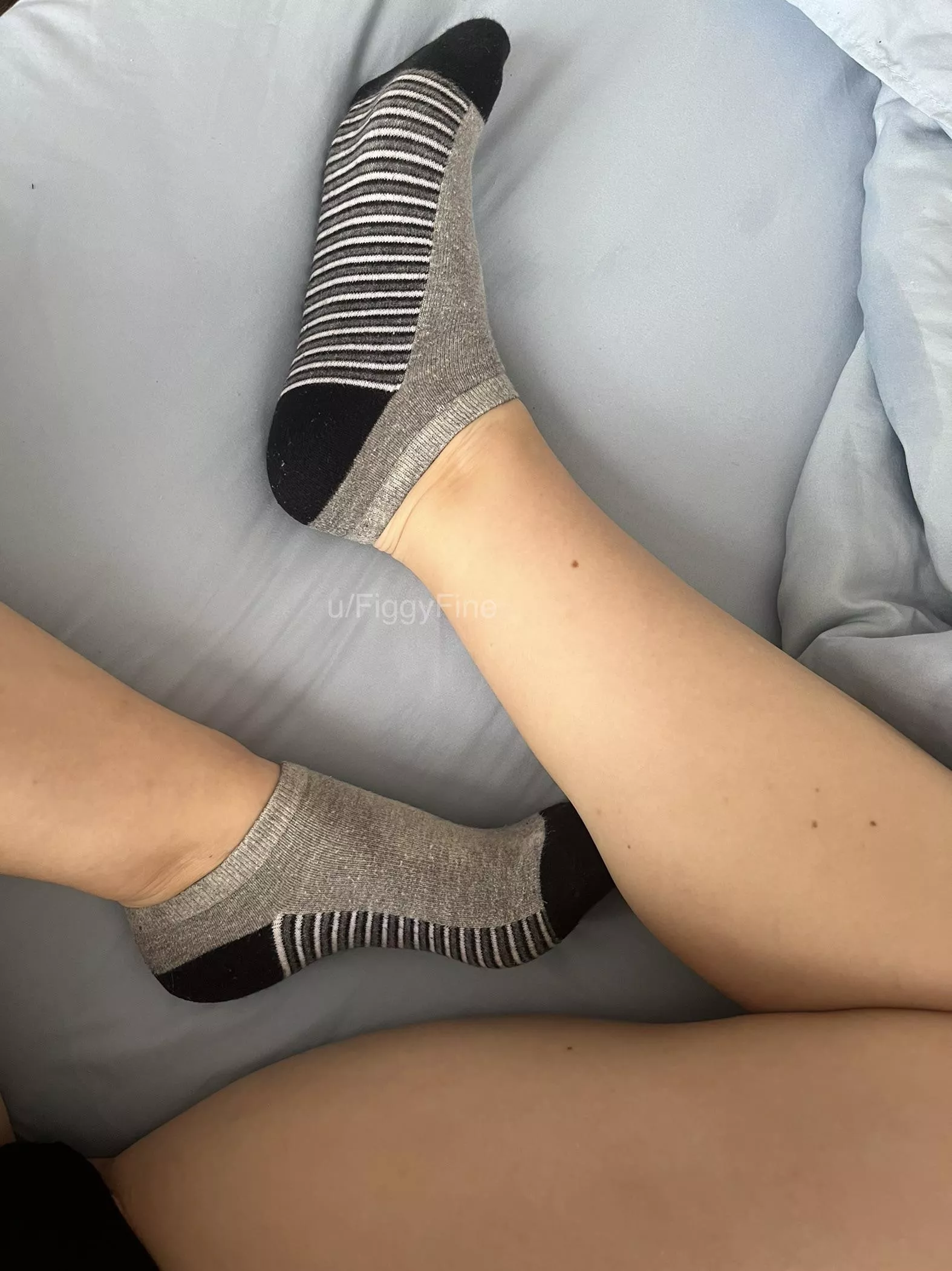 Waking up wet [F] 🥺