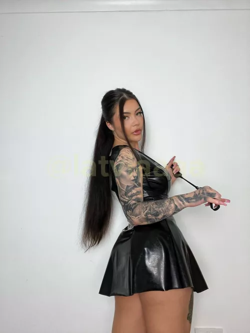 We can fuck but it’s got to stay between us, got it? 😈👋🏽