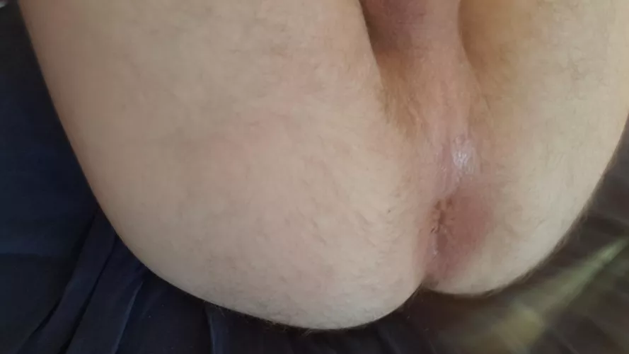 [23] My ass looks better after a bit of a shave I think! who would get in there? 😏