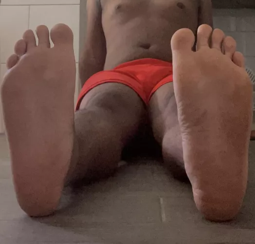 Clean my feet 😡