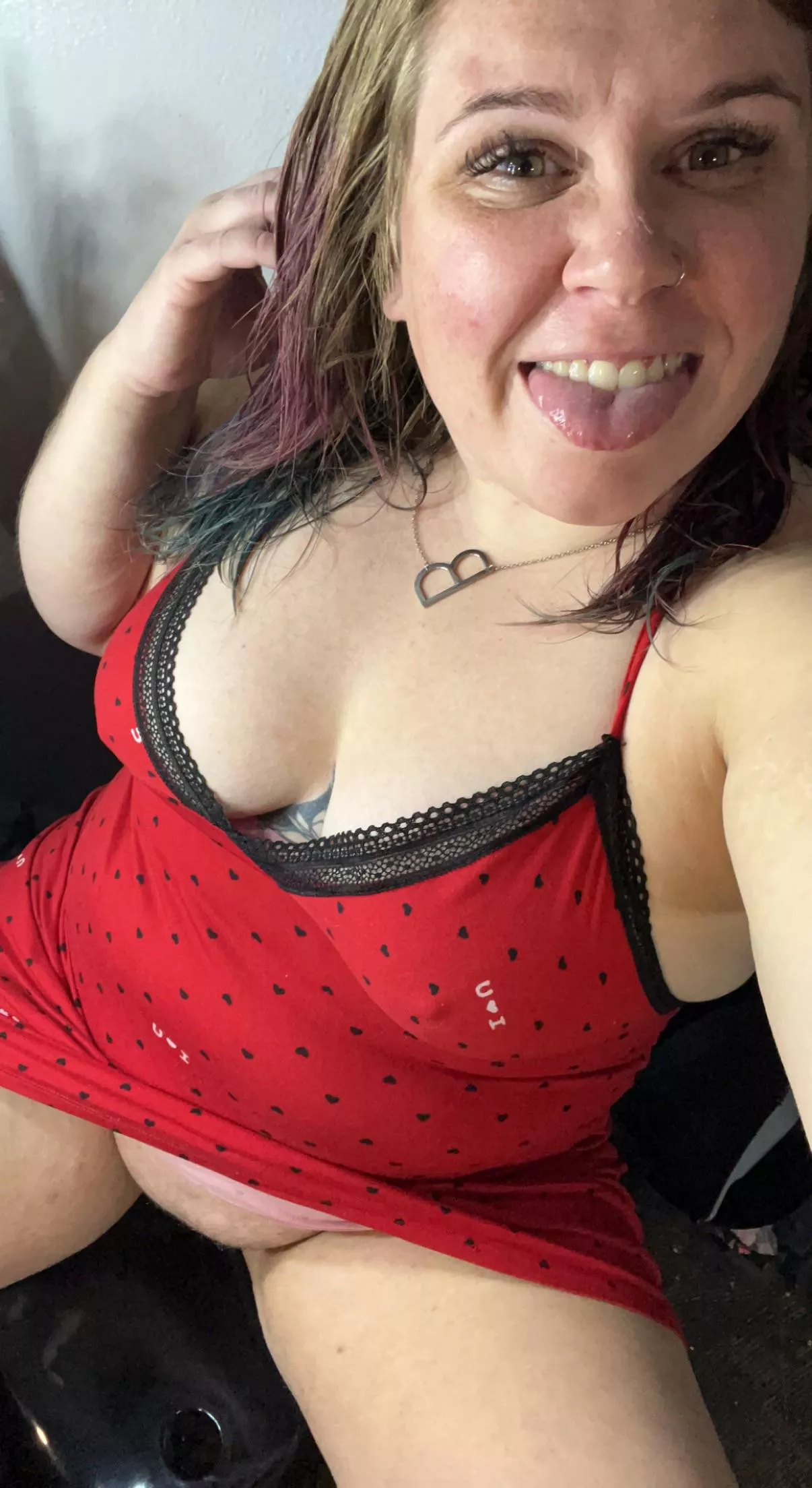 Do you wanna kiss her?