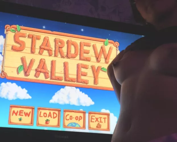 Gotta start the day right with a little stardew valley💚🥰