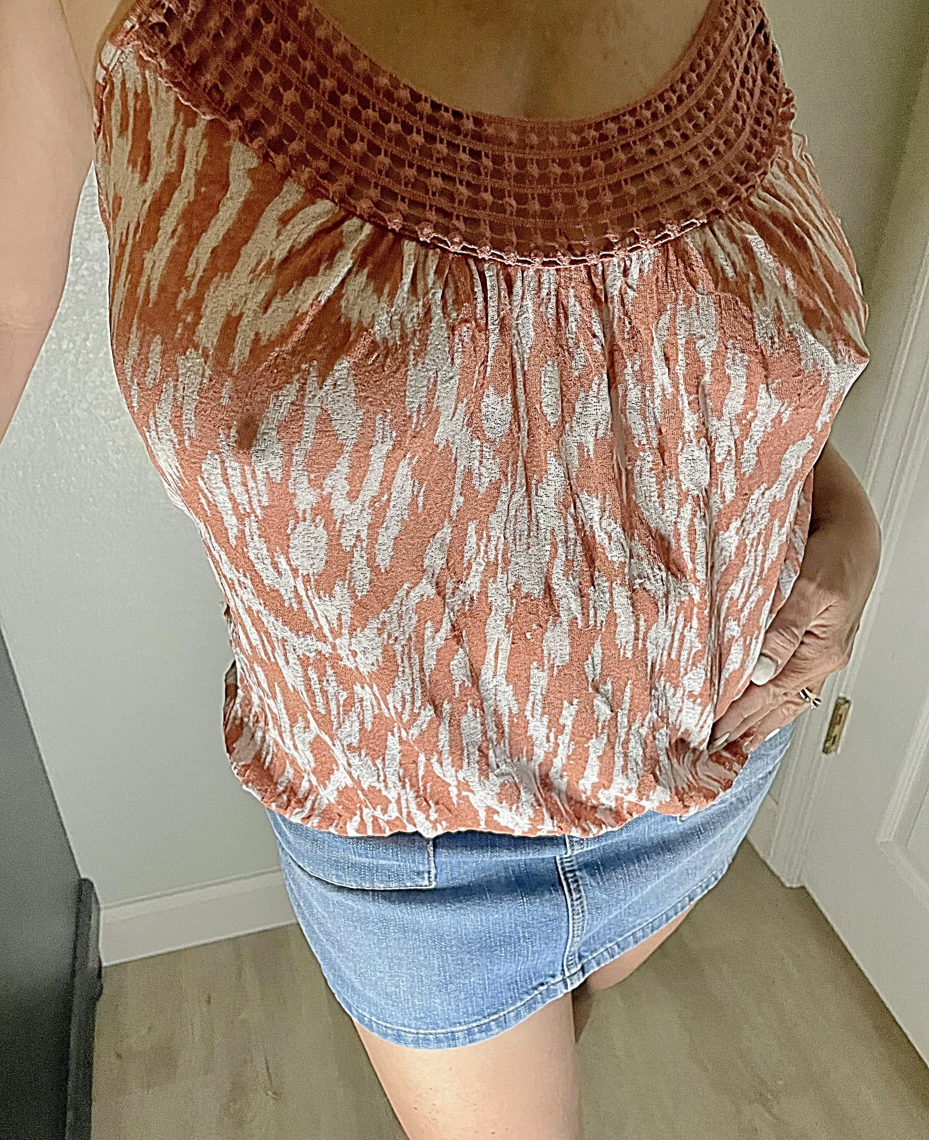 Heading out for dinner no bra!💋(F44)