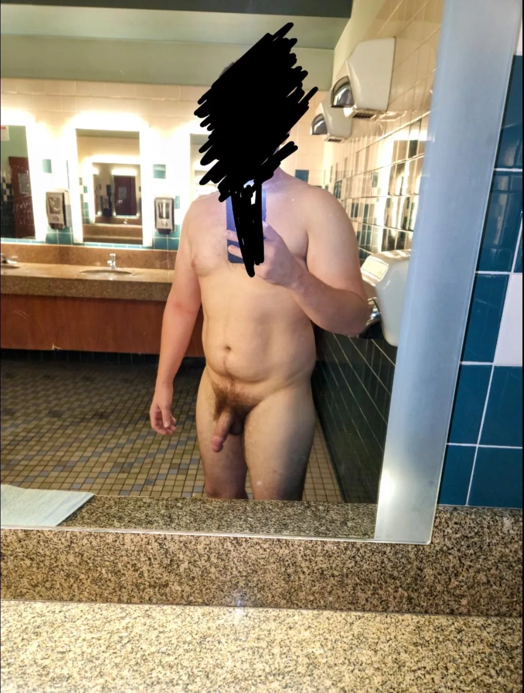 I got naked in the gym lockeroom. lmk what you think. Is it thick enough? DMs always open 😈 (22)(M)