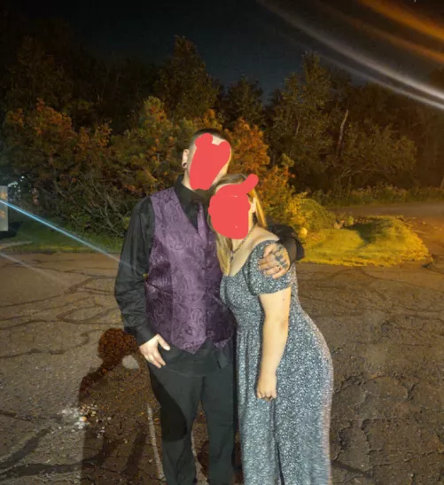 I would love for a woman to show my man a good time😊 27m & 25f in Minnesota! Message us!