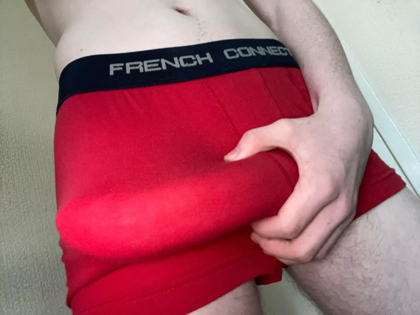 If there are any women who wanna see my 8+ inch cock then dm me