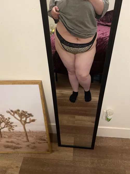 Lazy day at home 🤓cleaning and listening to music 🎶