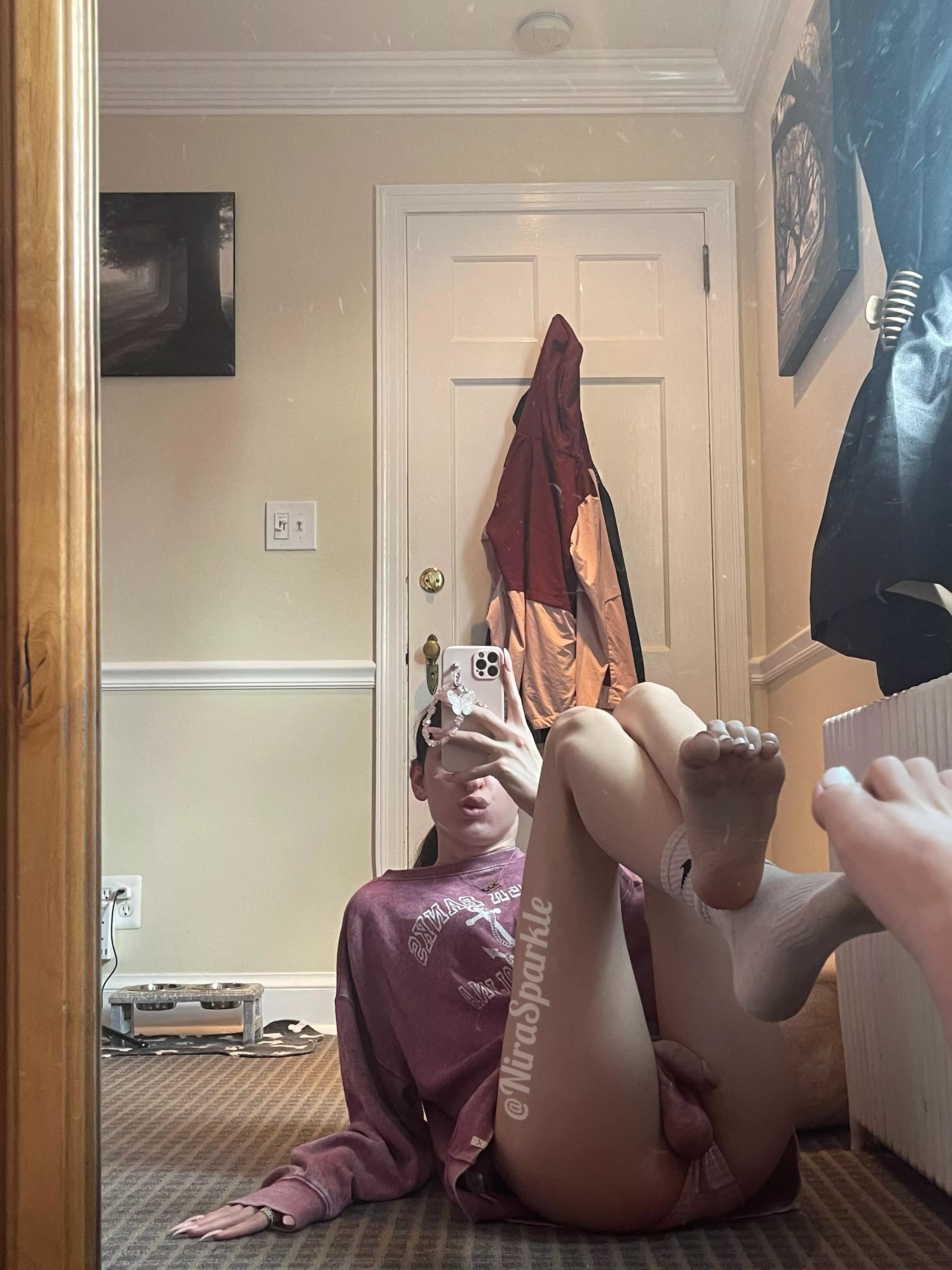 pics I’d send you daily if we were together.