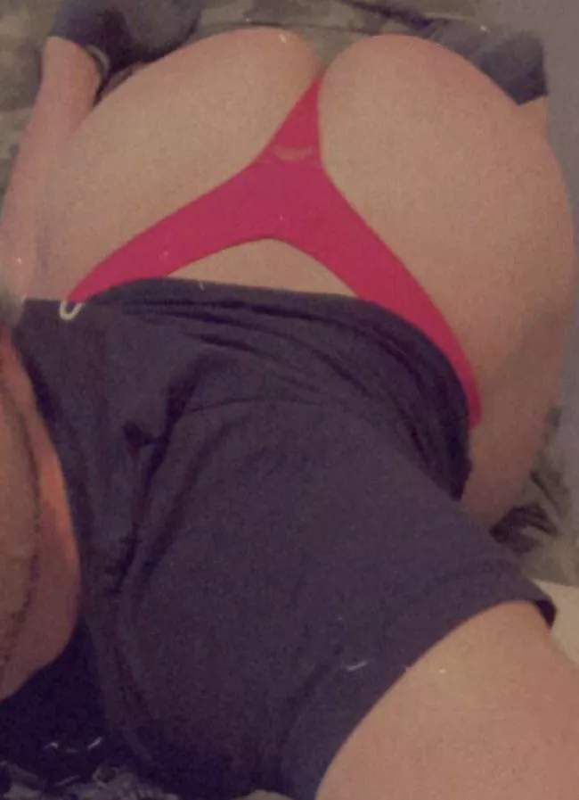 Pull this thong to the side and give me that big dick