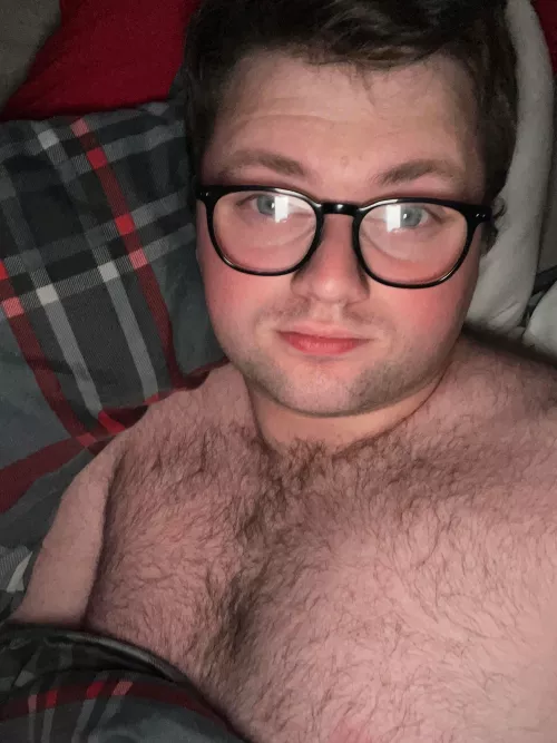 Slow evening - anyone wanna chat? DMs always open!